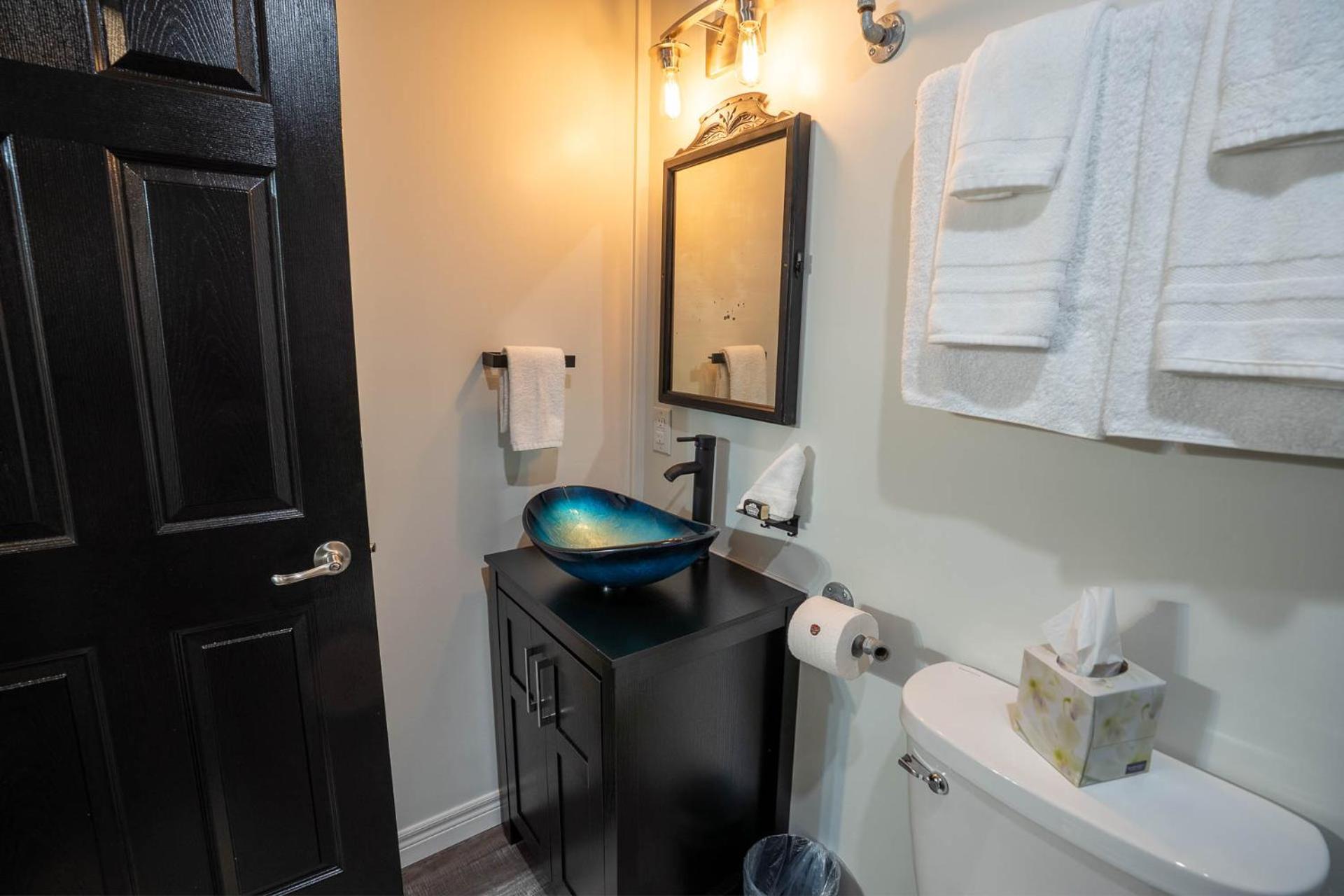 Heart & Hops Brewery Suites Kingsville المظهر الخارجي الصورة